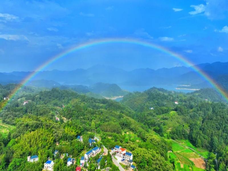 彩虹眷顧美麗鄉(xiāng)村