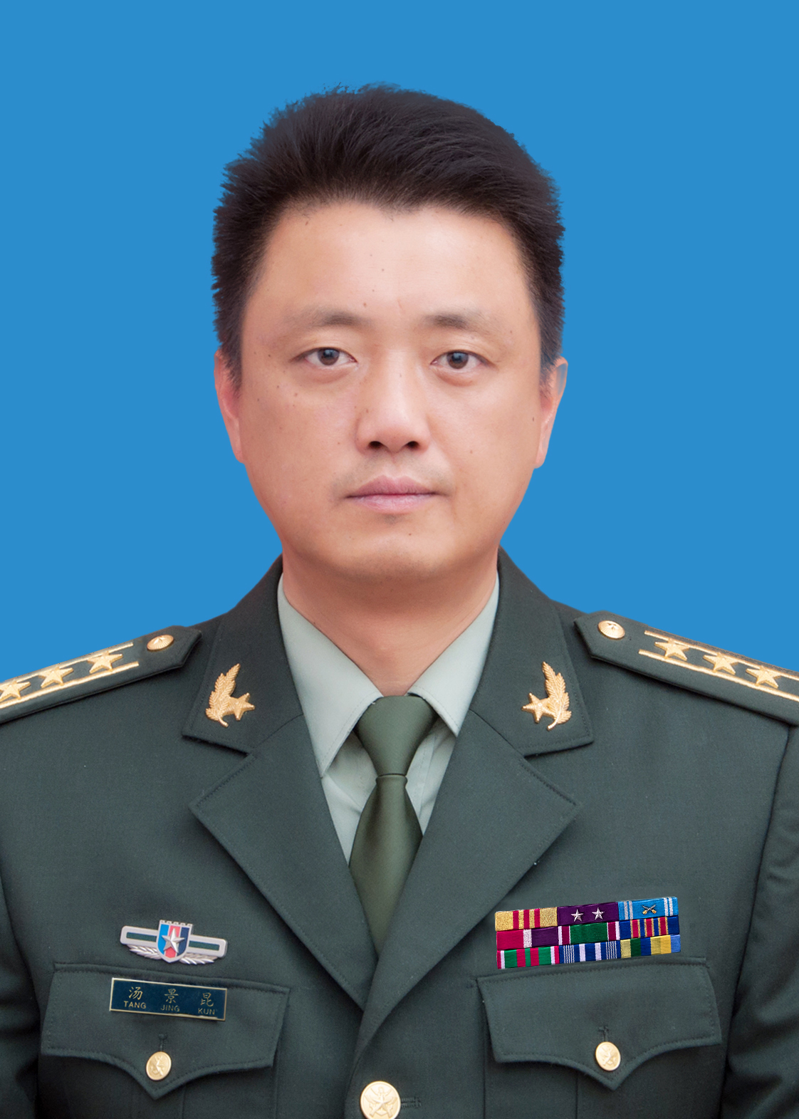 縣委常委、縣人武部部長：湯景昆