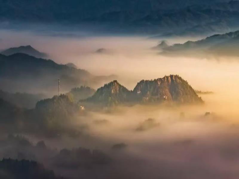 仙山云涌